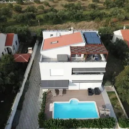 Komfortable Mit Privatem Jacuzzi By Interhome 아파트