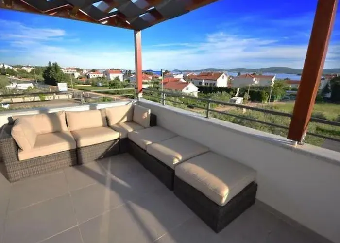 Komfortable Mit Privatem Jacuzzi By Interhome Apartamento *