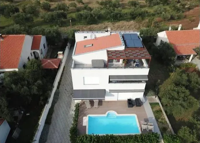 Komfortable Mit Privatem Jacuzzi By Interhome 아파트