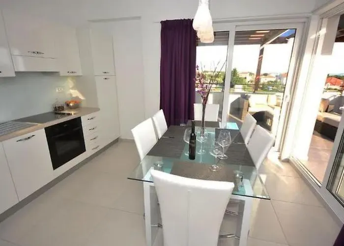 Komfortable Mit Privatem Jacuzzi By Interhome