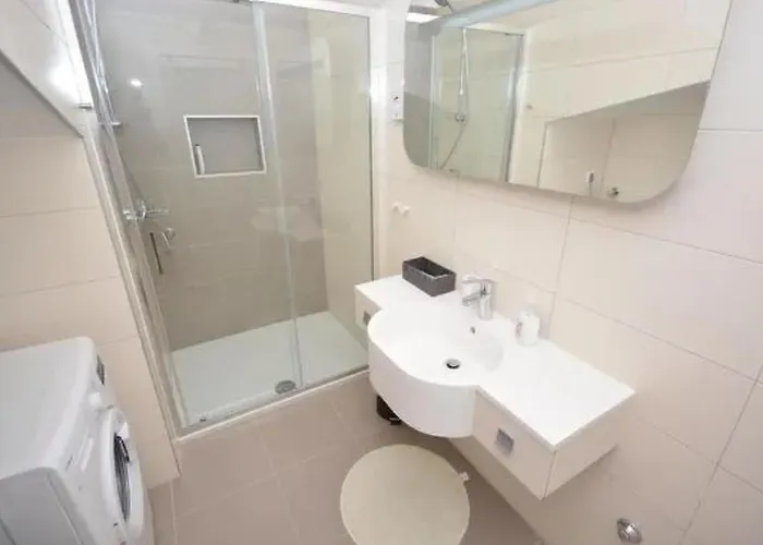 아파트 Komfortable Mit Privatem Jacuzzi By Interhome