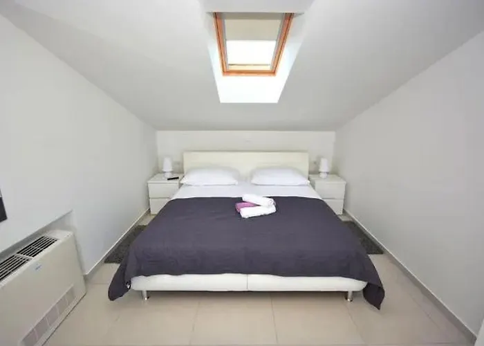 Апартаменты Komfortable Mit Privatem Jacuzzi By Interhome *